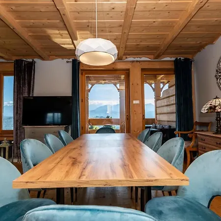 וילה Udanypobyt Dom Hillside
