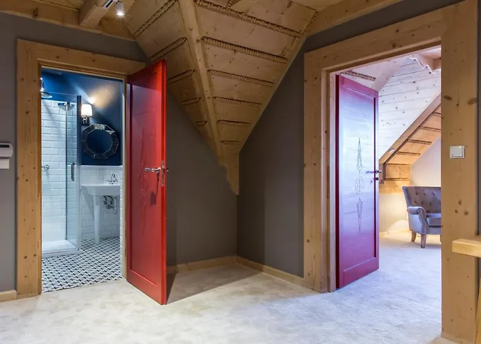 וילה Udanypobyt Dom Hillside