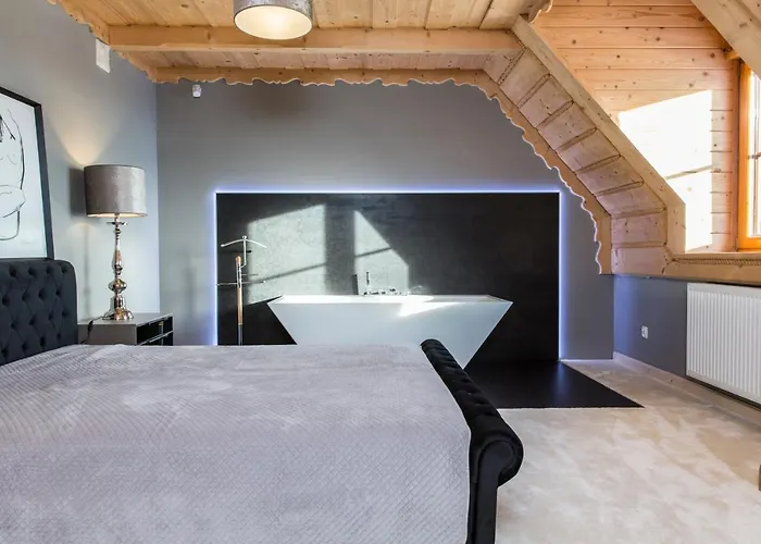 וילה Udanypobyt Dom Hillside *